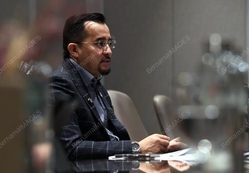 DATUK DR ASYRAF WAJDI DUSUKI