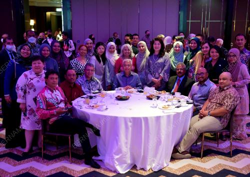 DATUK SERI ISMAIL SABRI YAAKOB