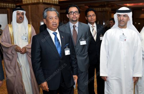 UAE05_09052002_MUHYIDDIN