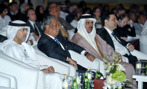 UAE06_09052002_MUHYIDDIN