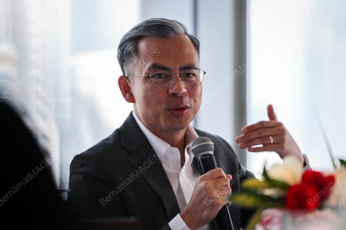 FAHMI FADZIL