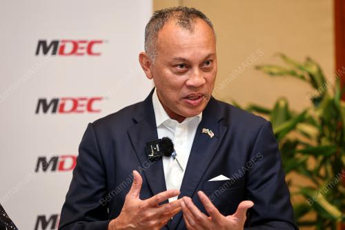 DATUK SERI AHMAD FADHIL SHAMSUDDIN