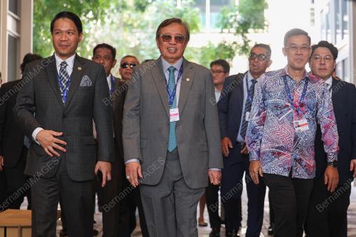 TAN SRI ABANG JOHARI TUN OPENG