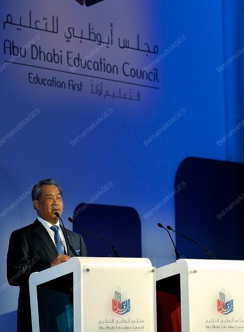 UAE07_09052002_MUHYIDDIN