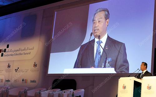UAE08_09052002_MUHYIDDIN