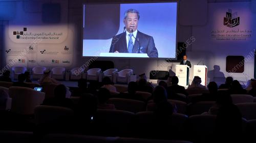 UAE09_09052002_MUHYIDDIN