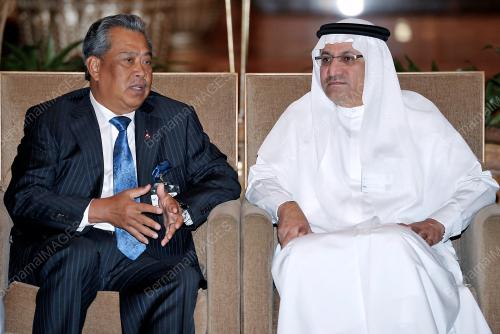 UAE10_09052002_MUHYIDDIN