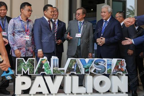TAN SRI ABANG JOHARI TUN OPENG
