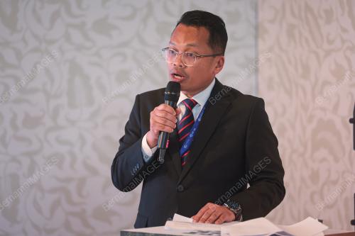 NIK NAZMI NIK AHMAD