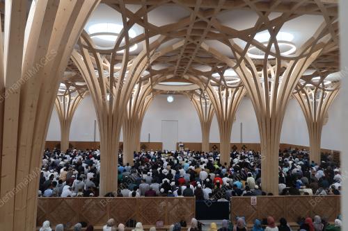 UK01_05062019_MOSQUE