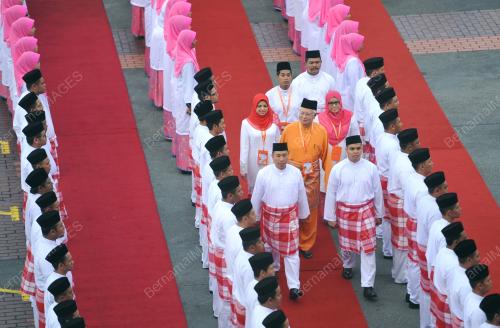 UMN041_27112014_BARISAN