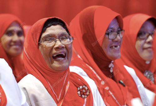 UMN142_26112014_WANITA