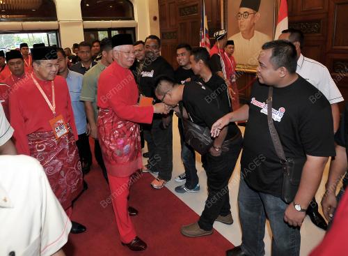 UMNO02_03122016_UMNO