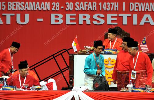 UMNO02_10122015_UMNO