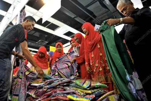 UMNO036_10122015_PAU