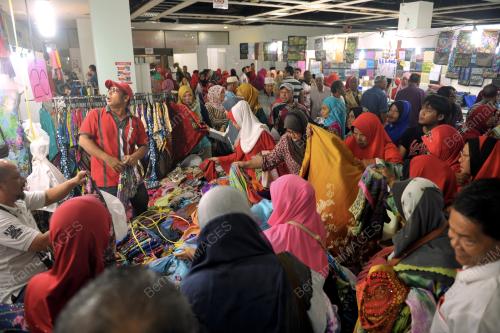UMNO038_10122015_PAU