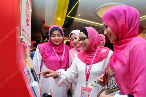 UMNO03_04122013_PUTERI