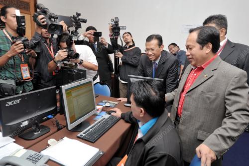 UMNO07_03122013_LAMAN_MEDIA