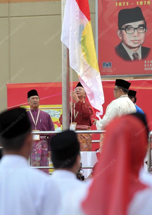 UMNO07_05122013_UMNO