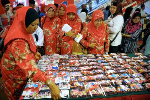 UMNO07_30112012_GAMBAR