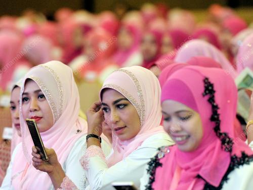 UMNO07_30112016_PUTERI