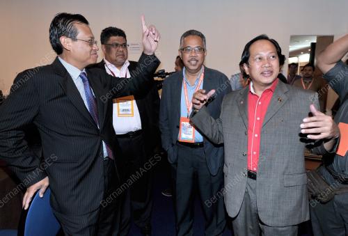 UMNO08_03122013_LAMAN_MEDIA
