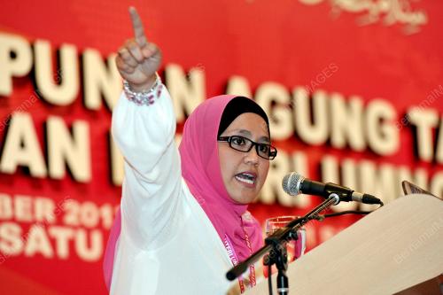 UMNO08_04122013_PUTERI