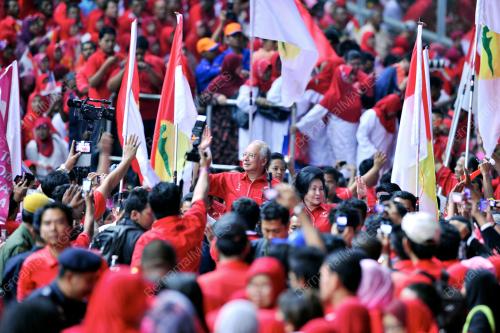UMNO08_11052012_PM_LAMBAI