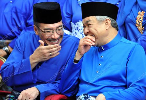 UMNO100_01122016_GROUP