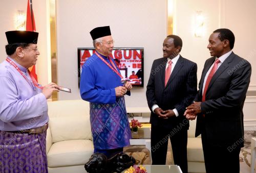 UMNO100_29112012_TPM_KENYA