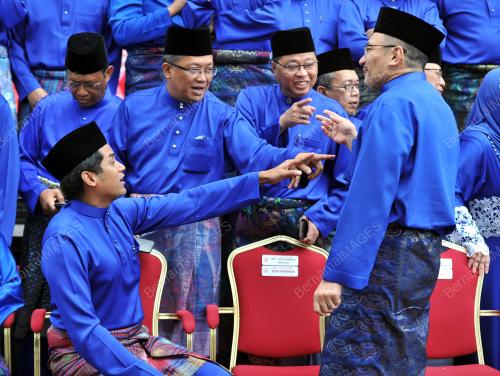 UMNO101_01122016_GROUP