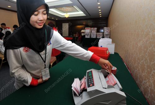 UMNO104_12102013_WANITA