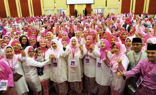 UMNO106_09122015_PUTERI