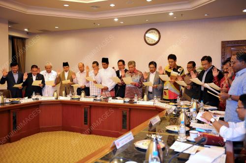 UMNO109_04122013_MT