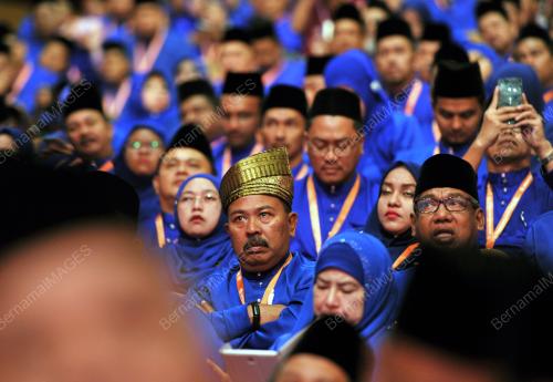 UMNO110_01122016_UMNO