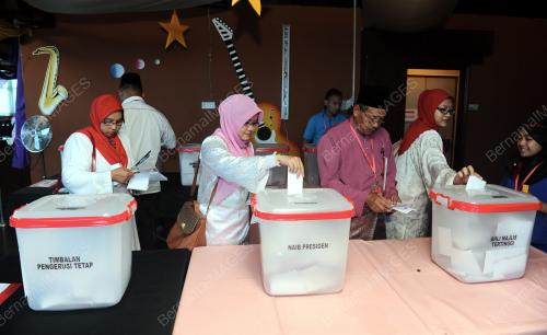UMNO110_19102013_UNDI