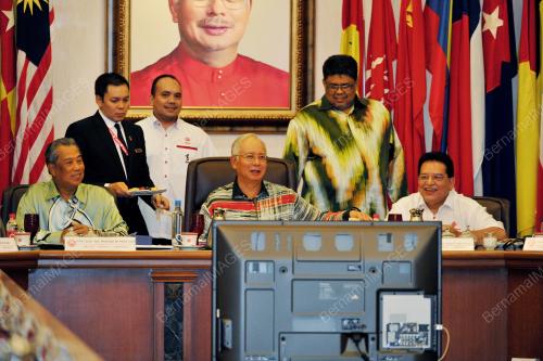 UMNO110_28112012_MT