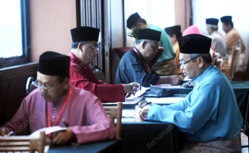 UMNO114_19102013_UNDI