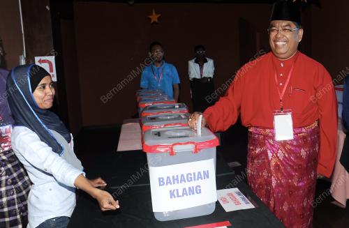 UMNO116_19102013_UNDI