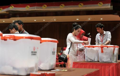 UMNO125_19102013_UMNO