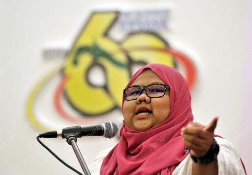 UMNO129_09122015_PUTERI