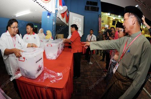 UMNO129_19102014_KIRA