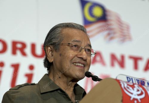 UMNO12_02122013_TUN_M