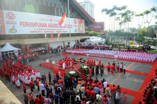 UMNO12_10122015_BENDERA