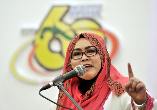 UMNO131_09122015_PUTERI