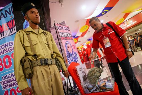 UMNO13_03122016_TINJAUAN