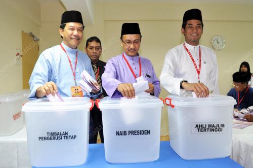 UMNO141_19102013_MB
