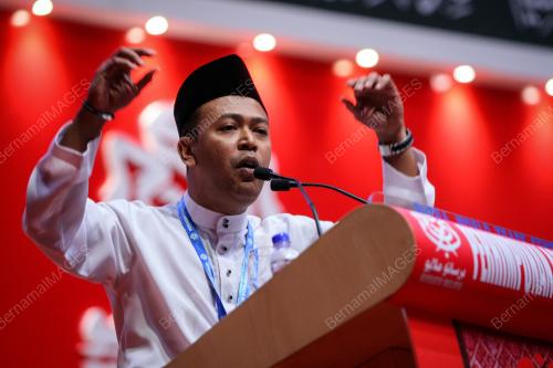 UMNO150_30112016_PEMBAHAS