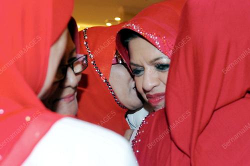 UMNO151_12102013_WANITA