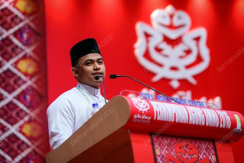 UMNO152_30112016_PEMBAHAS